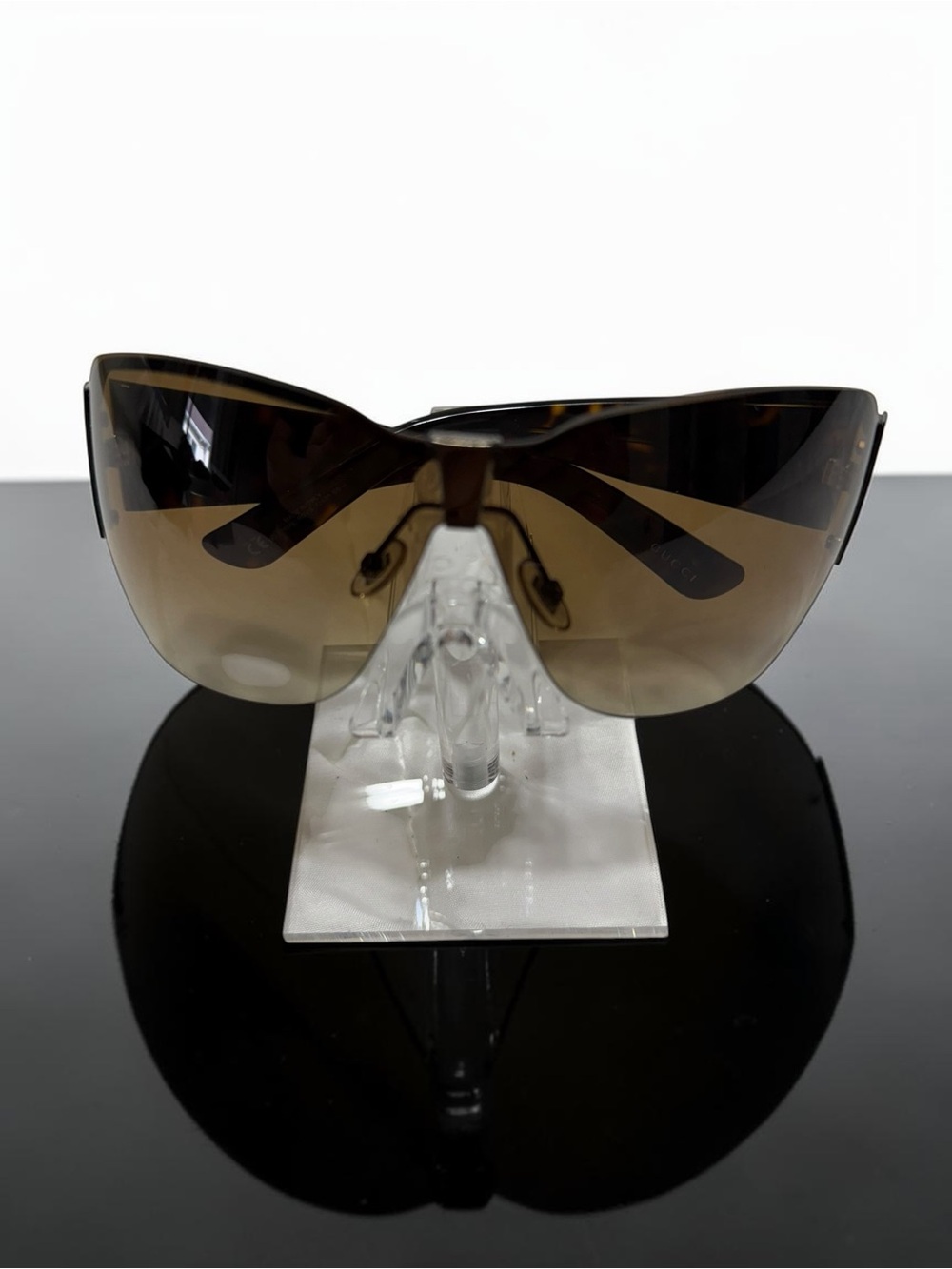 Vintage Gucci Shield Sunglasses Y2K Wrap Brown Gradient Oversized Logo